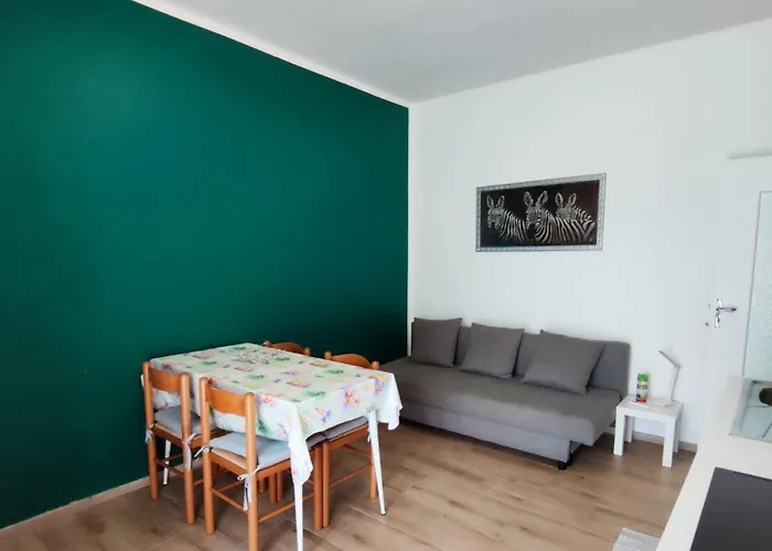 Renesmee Beach Apartment